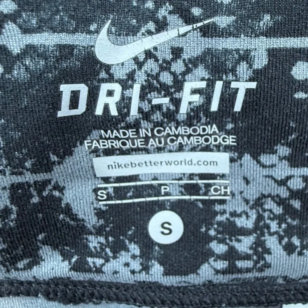 Nike Dri-FIT‎ Women's Athletic Leggings Black Grey Snake Print Size Small
